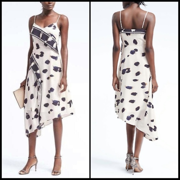 Banana Republic Dresses & Skirts - Banana Republic printed midi dress